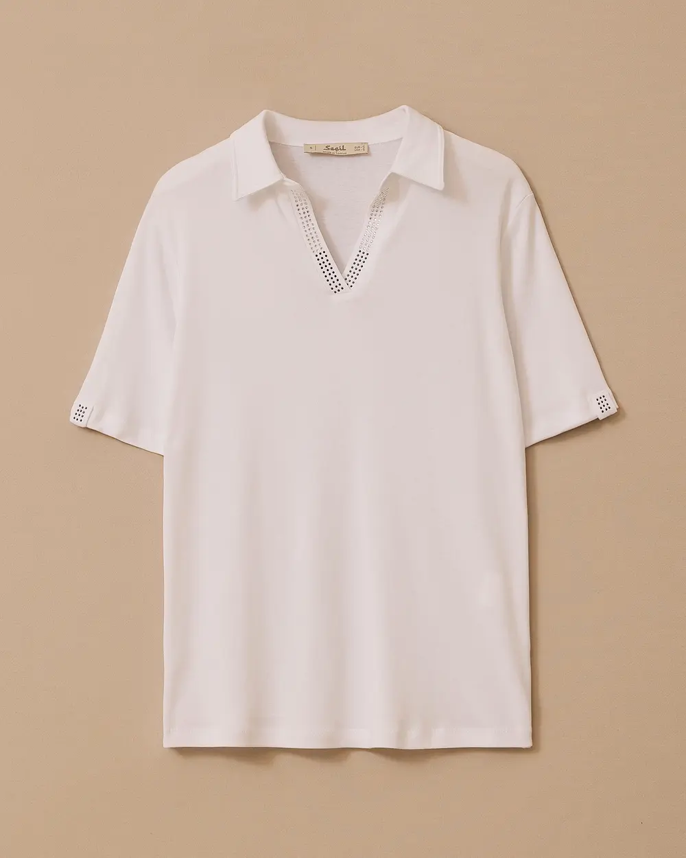 Polo Yaka Taş Detaylı Tişört