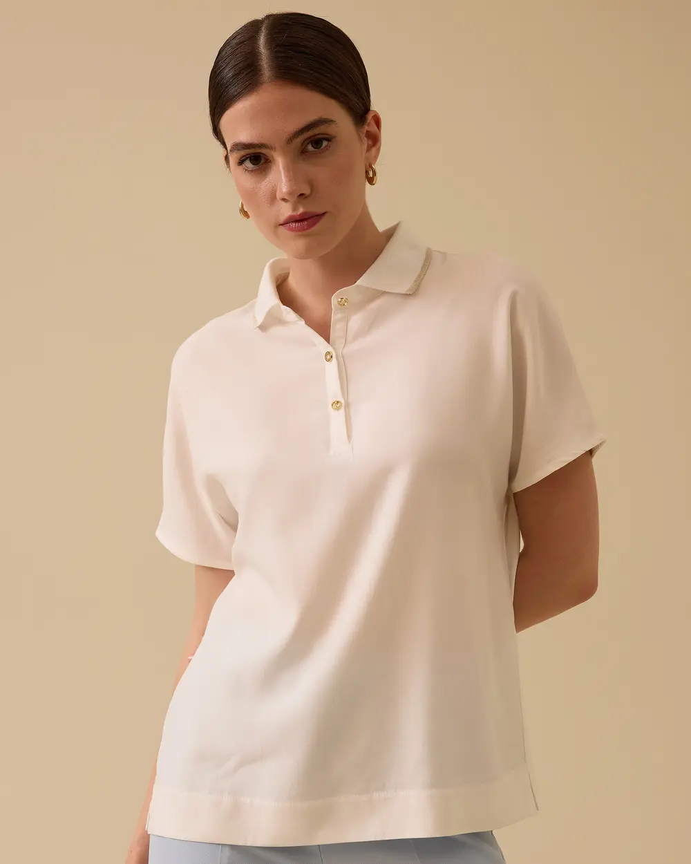 Polo Yaka Düğme Detaylı Tişört