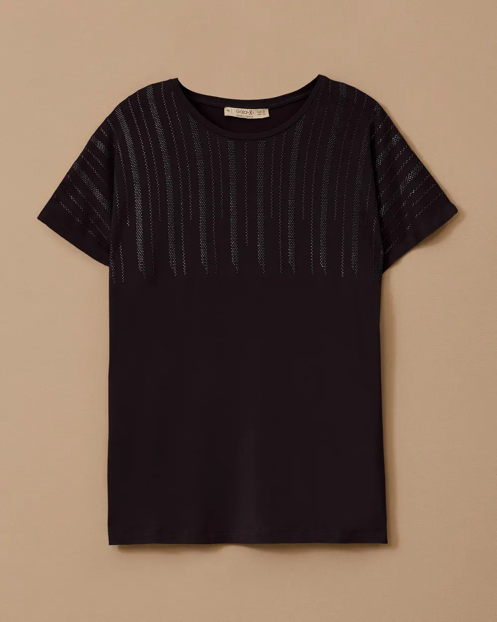 Plus Size Short Sleeve T-Shirt with Stones