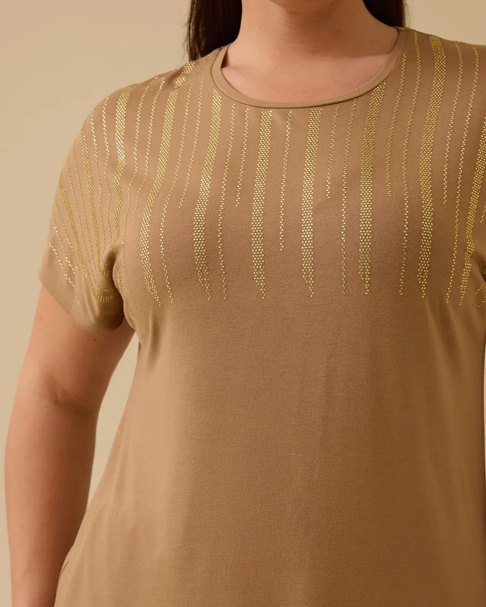 Plus Size Short Sleeve T-Shirt with Stones