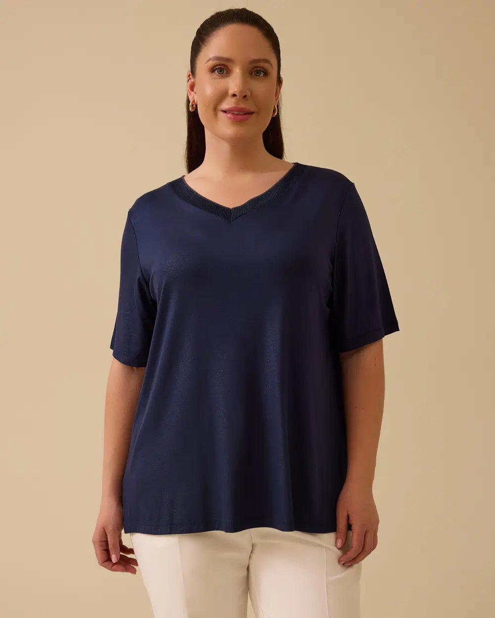 Büyük Beden V Yaka Parlak Dokulu Tişört