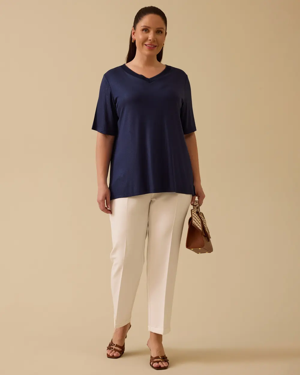 Büyük Beden V Yaka Parlak Dokulu Tişört