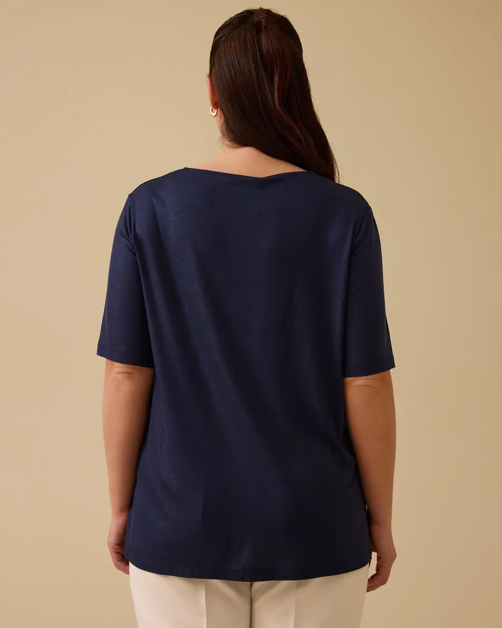 Büyük Beden V Yaka Parlak Dokulu Tişört