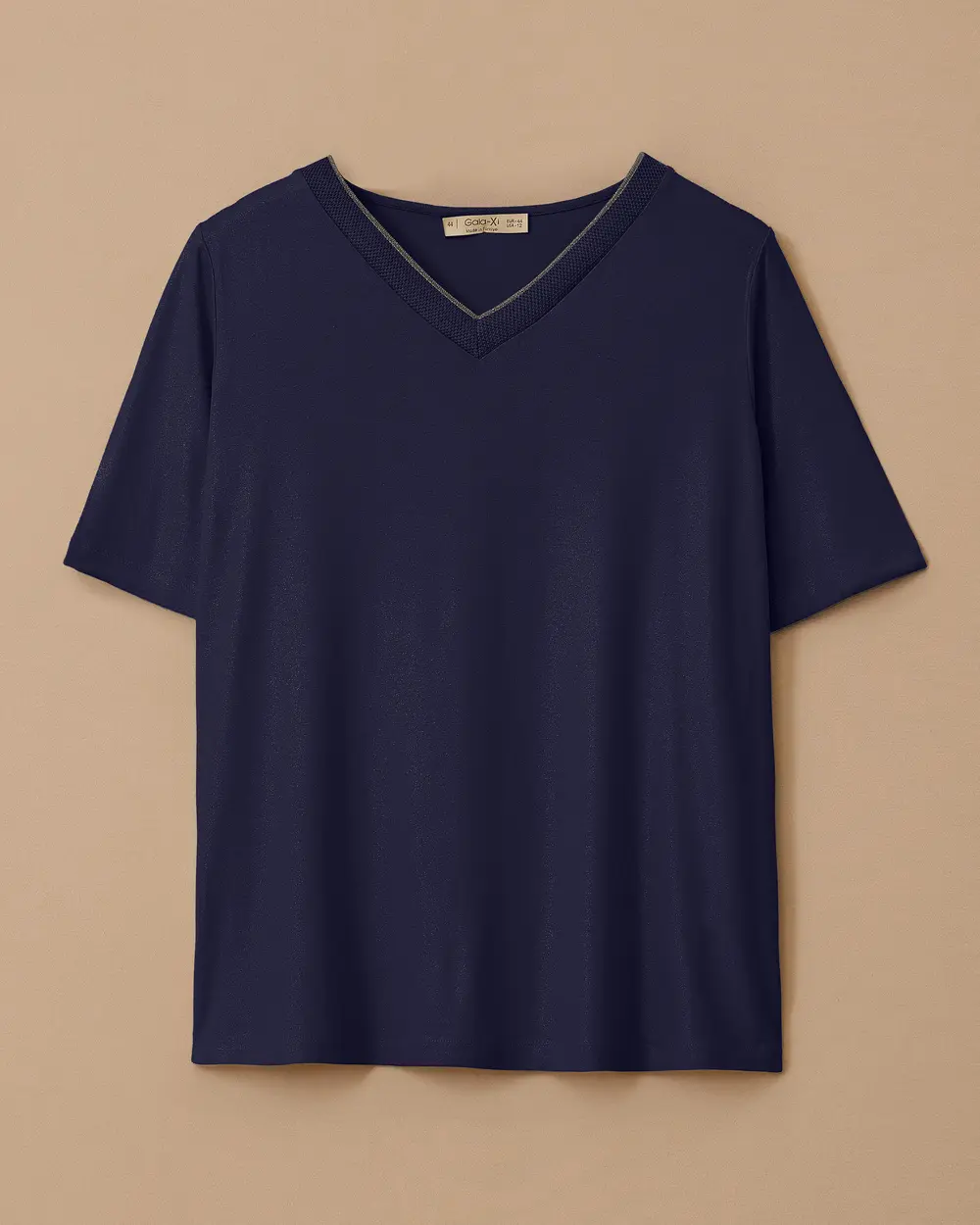 Büyük Beden V Yaka Parlak Dokulu Tişört