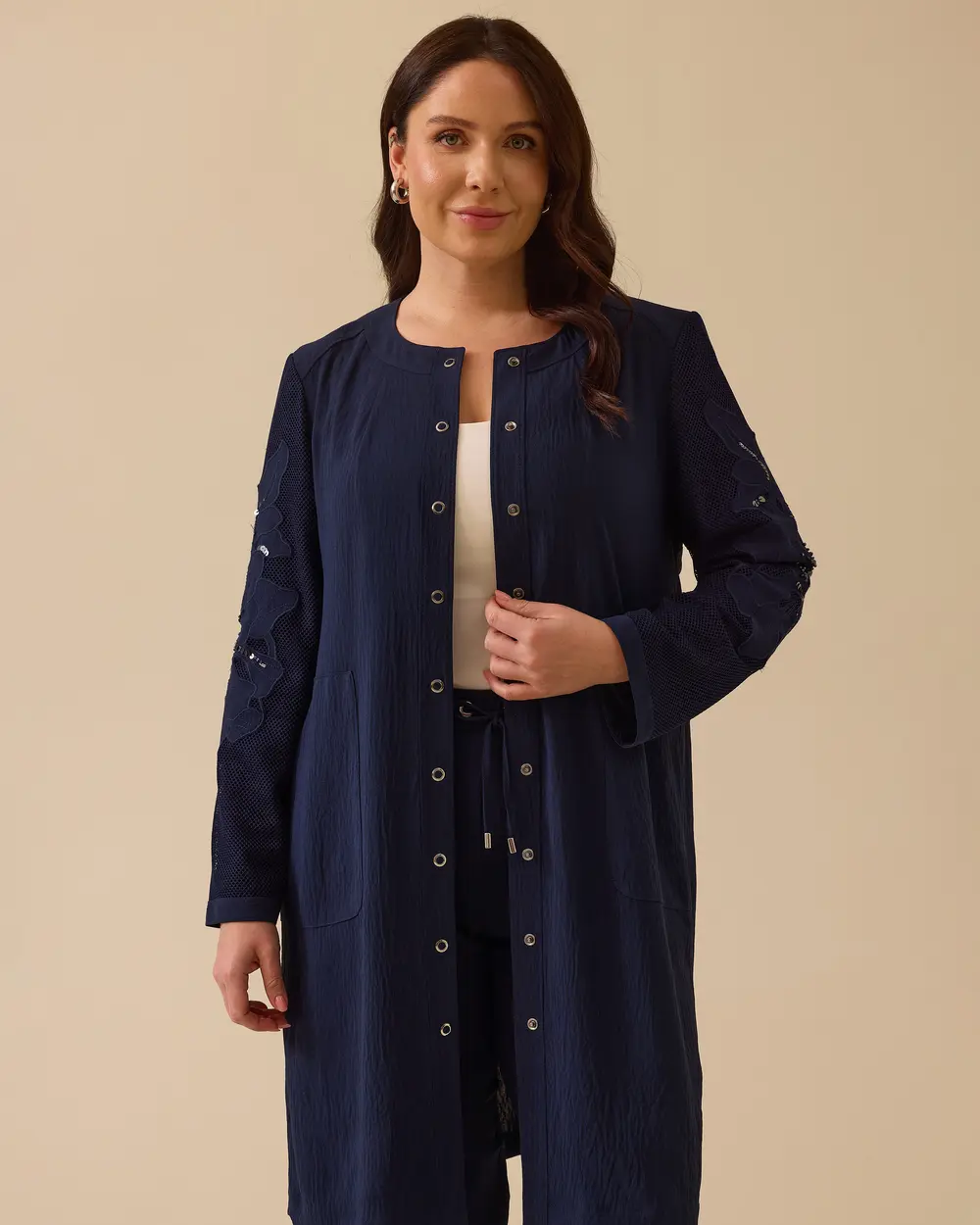 Plus Size Embroidered Pocket Cap