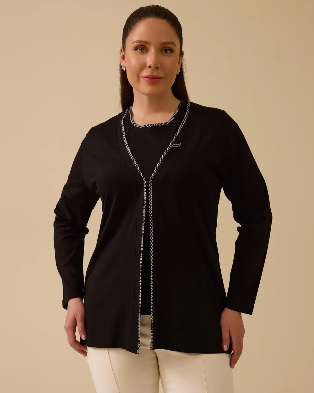 Büyük Beden Aksesuarlı İç Bluzlu Hırka