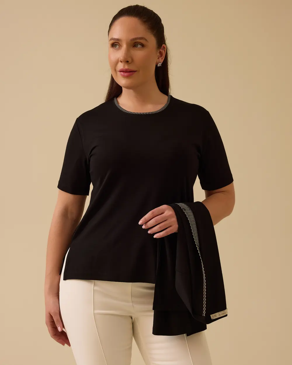 Büyük Beden Aksesuarlı İç Bluzlu Hırka