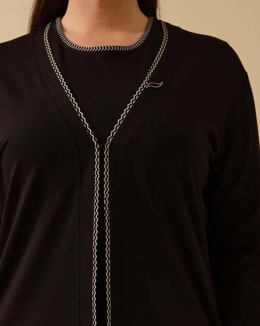 Büyük Beden Aksesuarlı İç Bluzlu Hırka