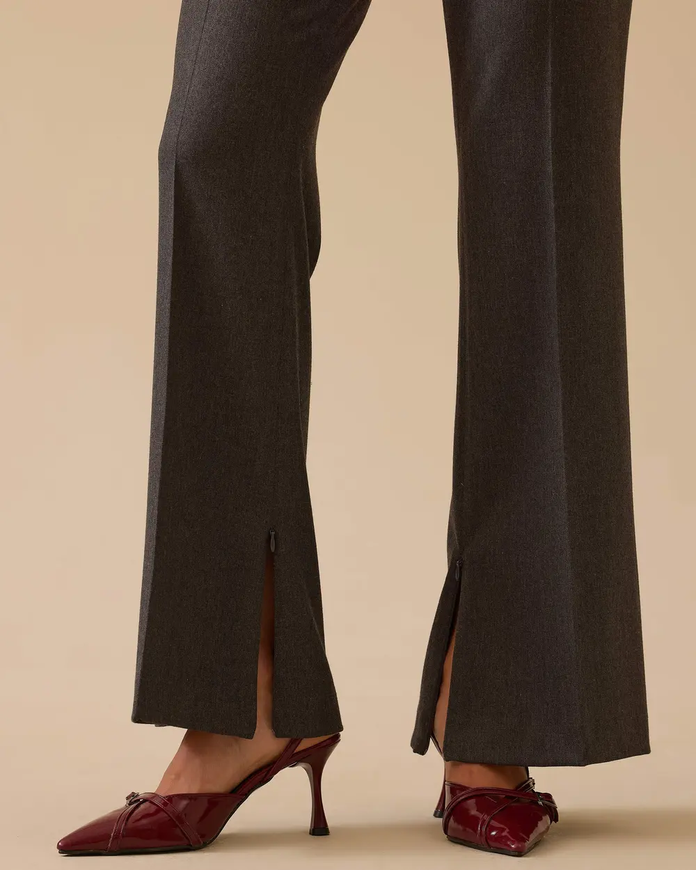 Yüksek Bel Paça Detaylı Pantolon