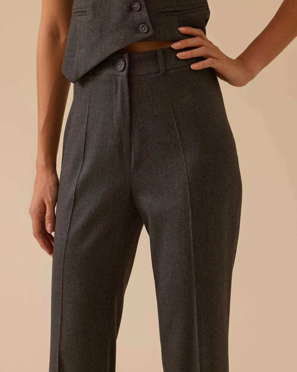 Yüksek Bel Paça Detaylı Pantolon