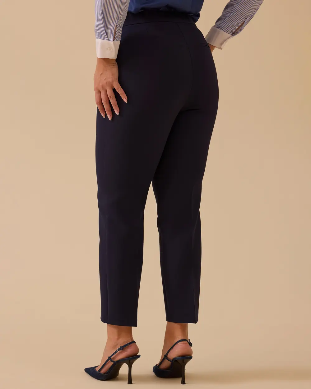 Ariana Beli Lastikli Bilek Boy Pantolon