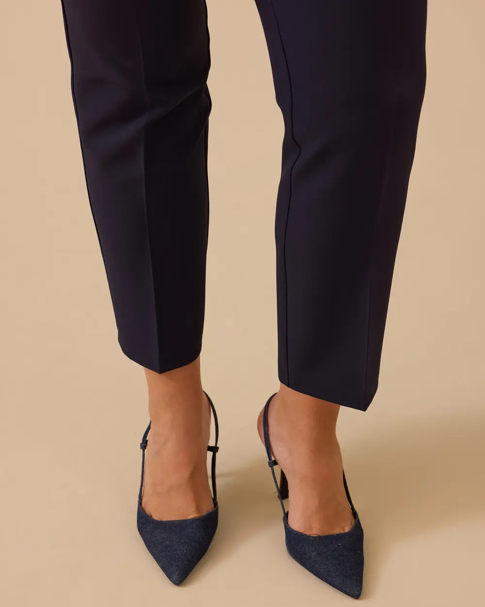 Ariana Beli Lastikli Bilek Boy Pantolon