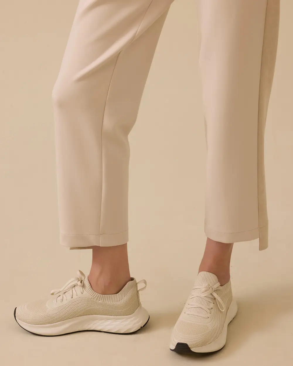 Elastik Bel Süet Detaylı Pantolon