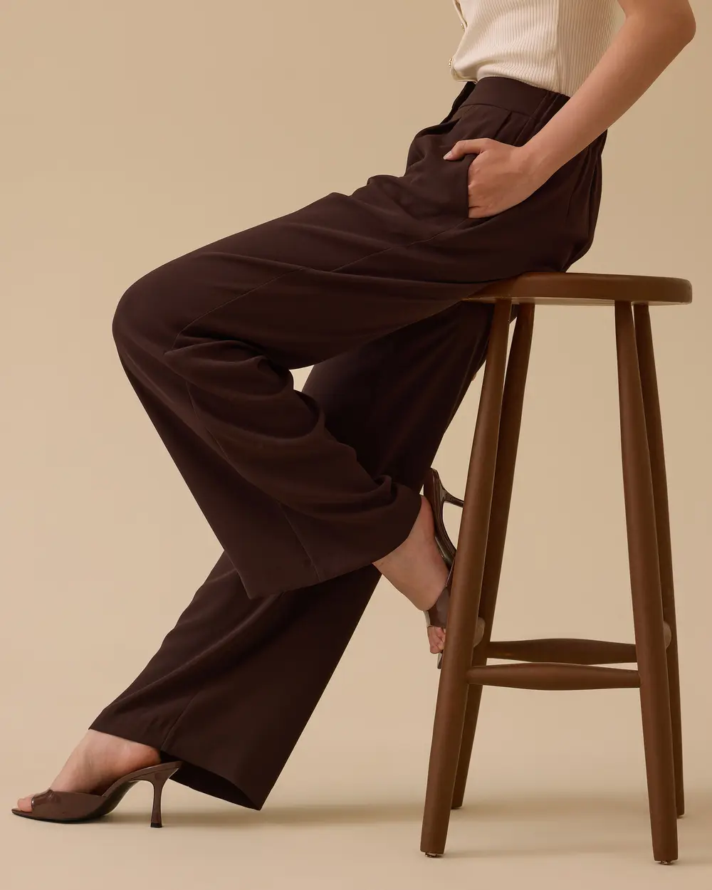 Pile Detaylı Bol Paça Pantolon