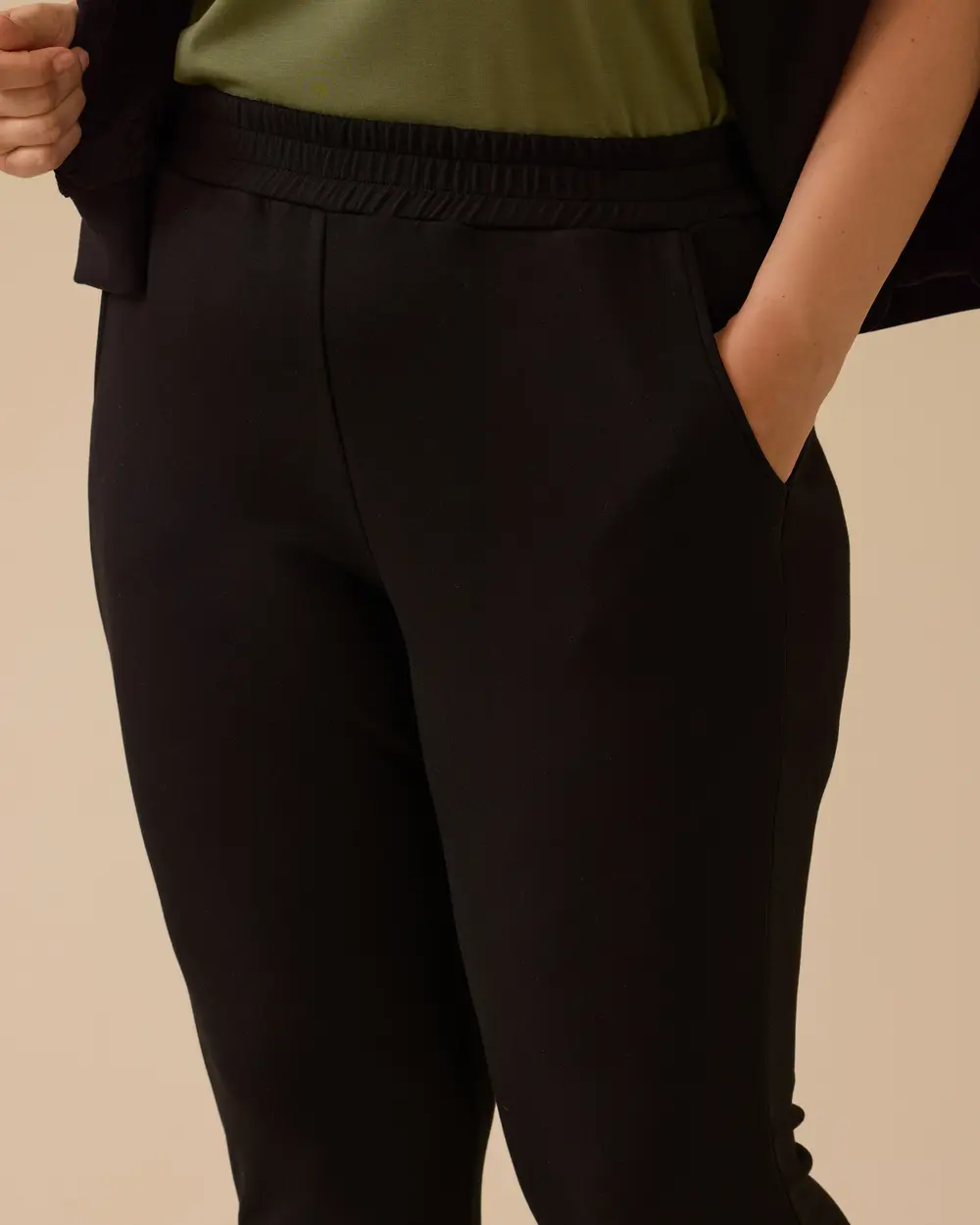 Büyük Beden Paça Yırtmaçlı Bilek Boy Pantolon