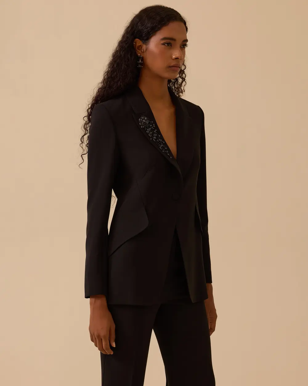 Boncuk İşlemeli Tek Düğmeli Ceket