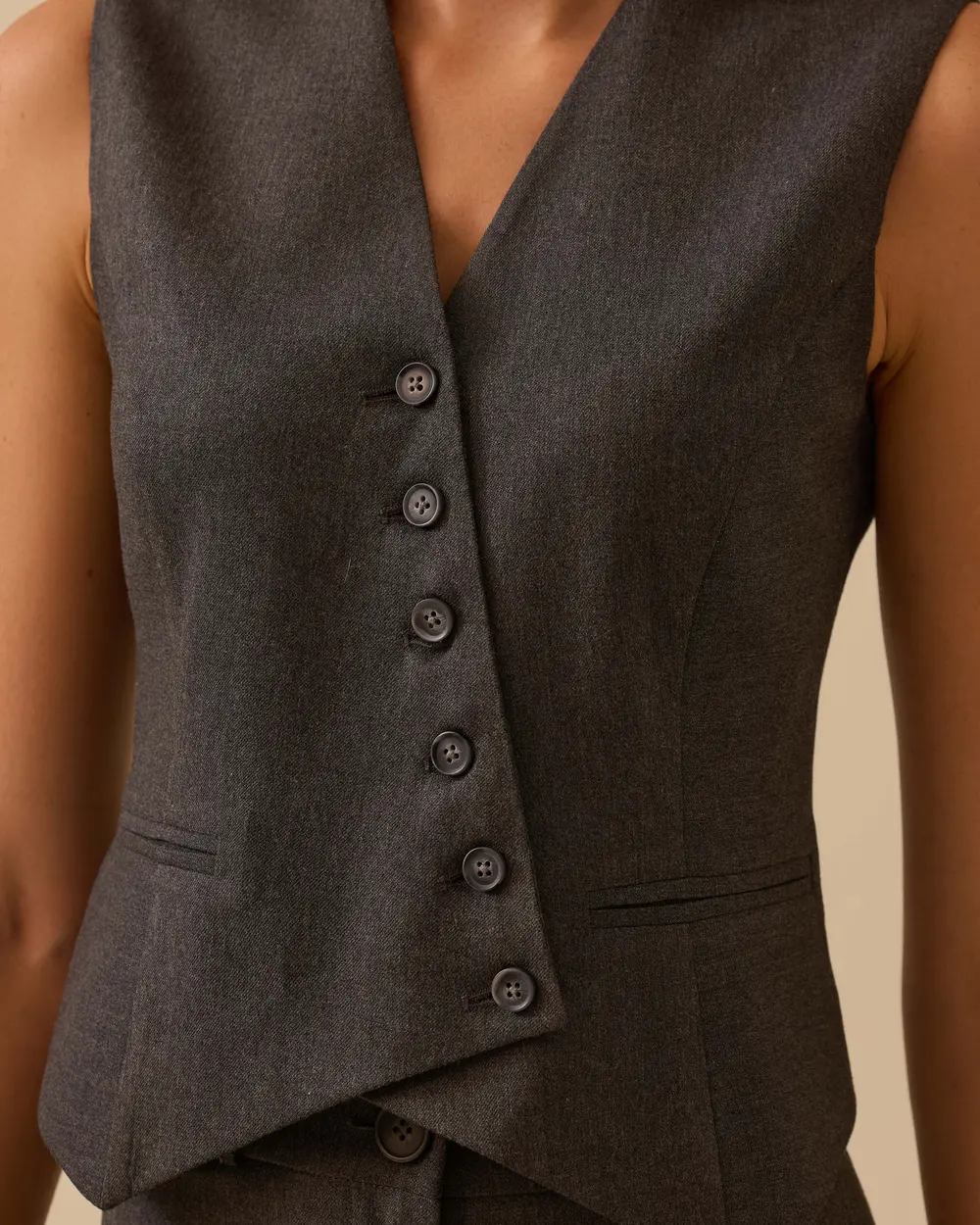 Asimetrik Kesim Düğmeli Yelek