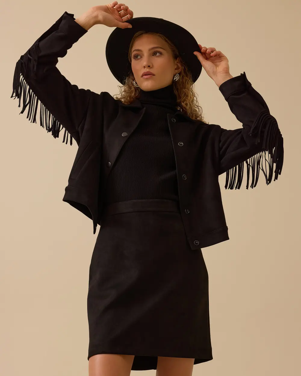 Püskül Detaylı Kısa Süet Ceket