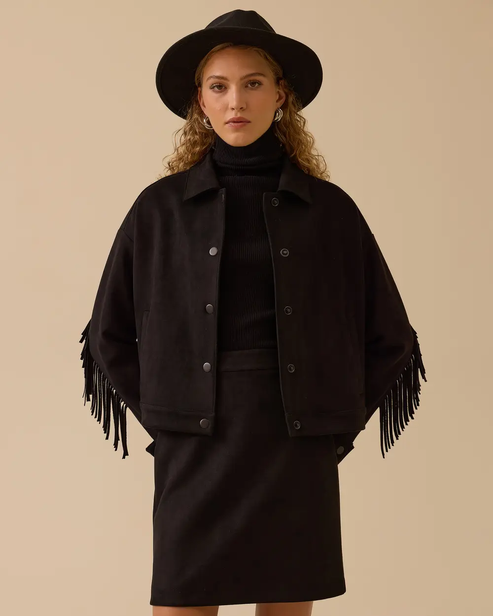 Püskül Detaylı Kısa Süet Ceket