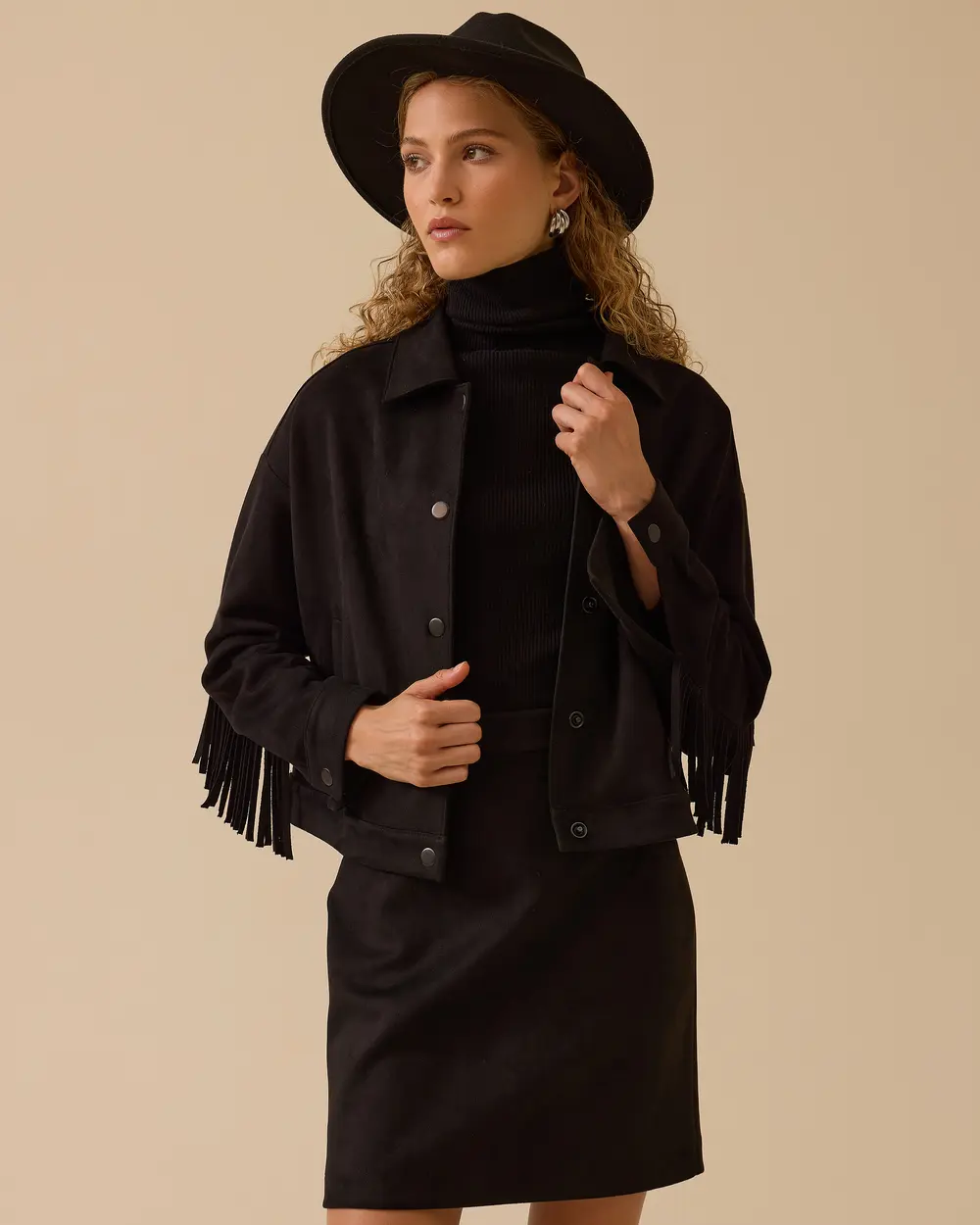 Püskül Detaylı Kısa Süet Ceket