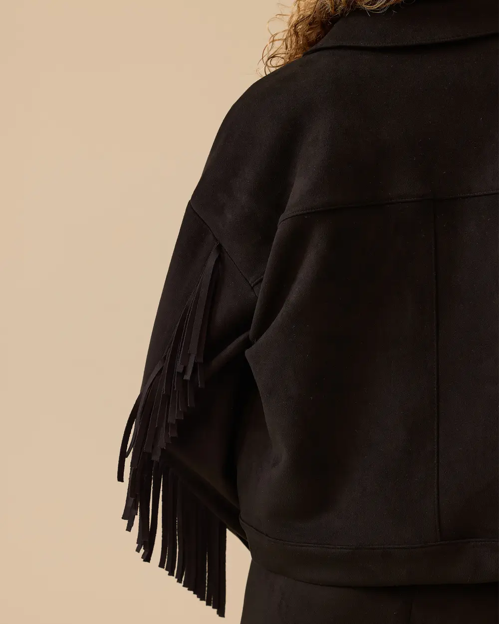 Püskül Detaylı Kısa Süet Ceket