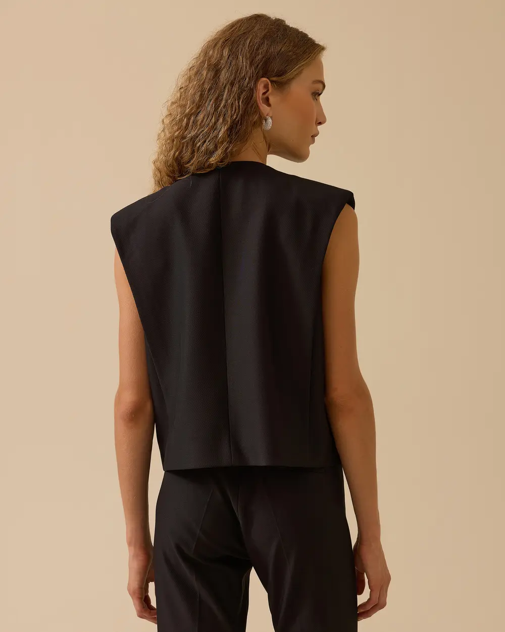 Aksesuar Detaylı Cep Kapaklı Yelek