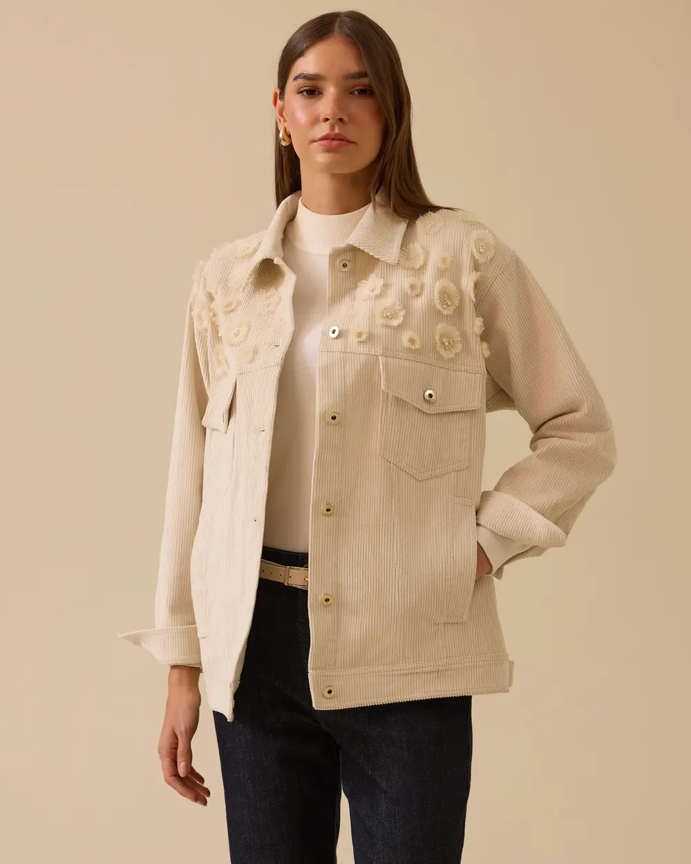 Boncuk Detaylı Cepli Kadife Ceket