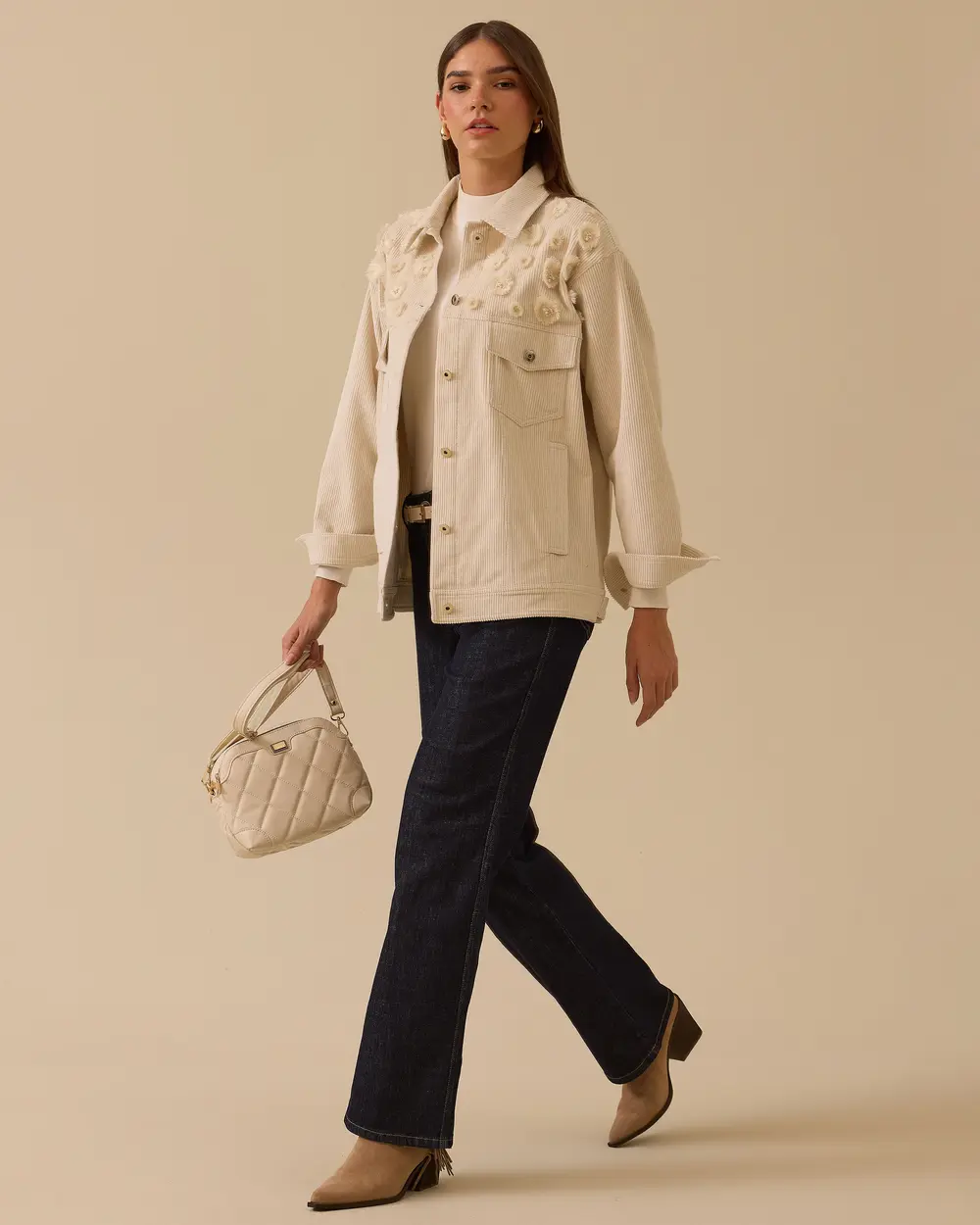 Boncuk Detaylı Cepli Kadife Ceket