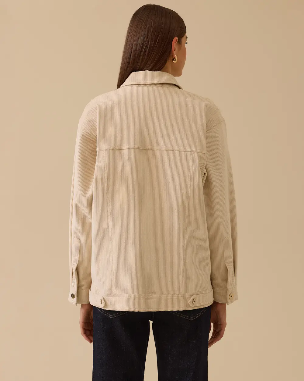 Boncuk Detaylı Cepli Kadife Ceket