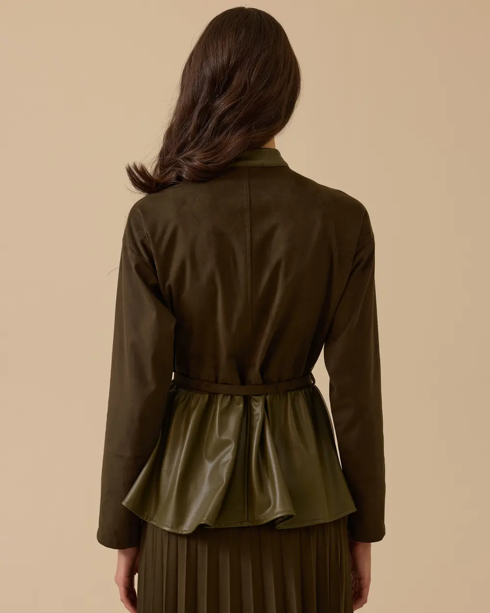 Suni Deri Detaylı Kemerli Süet Ceket