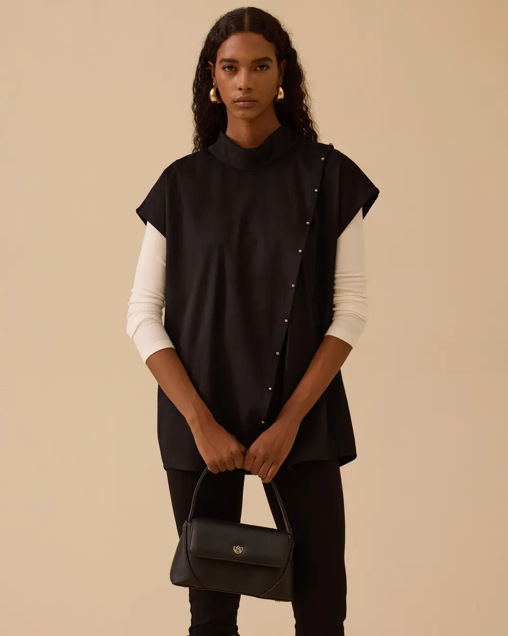 Dik Yaka Asimetrik Süet Süveter