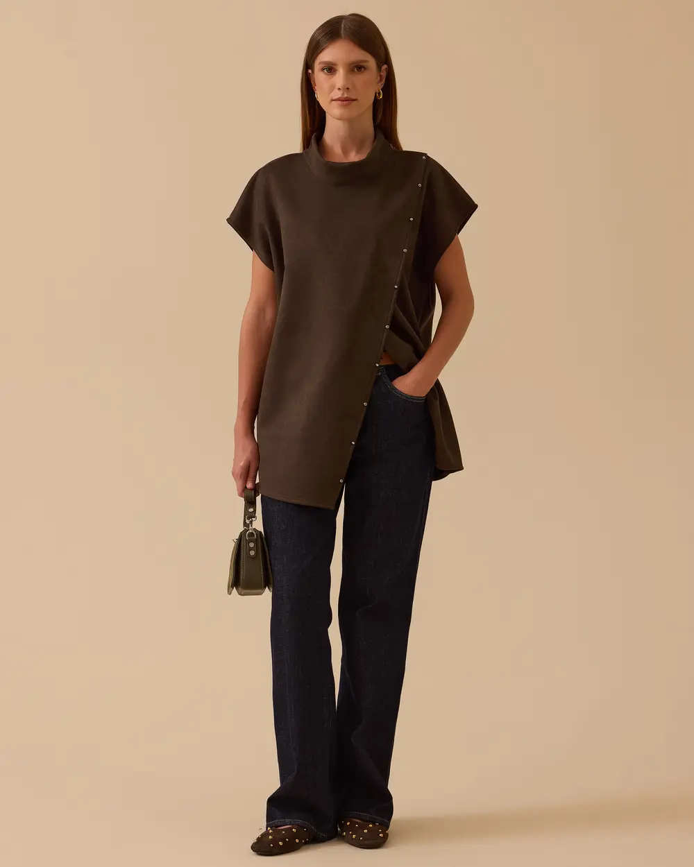 Dik Yaka Asimetrik Süet Süveter