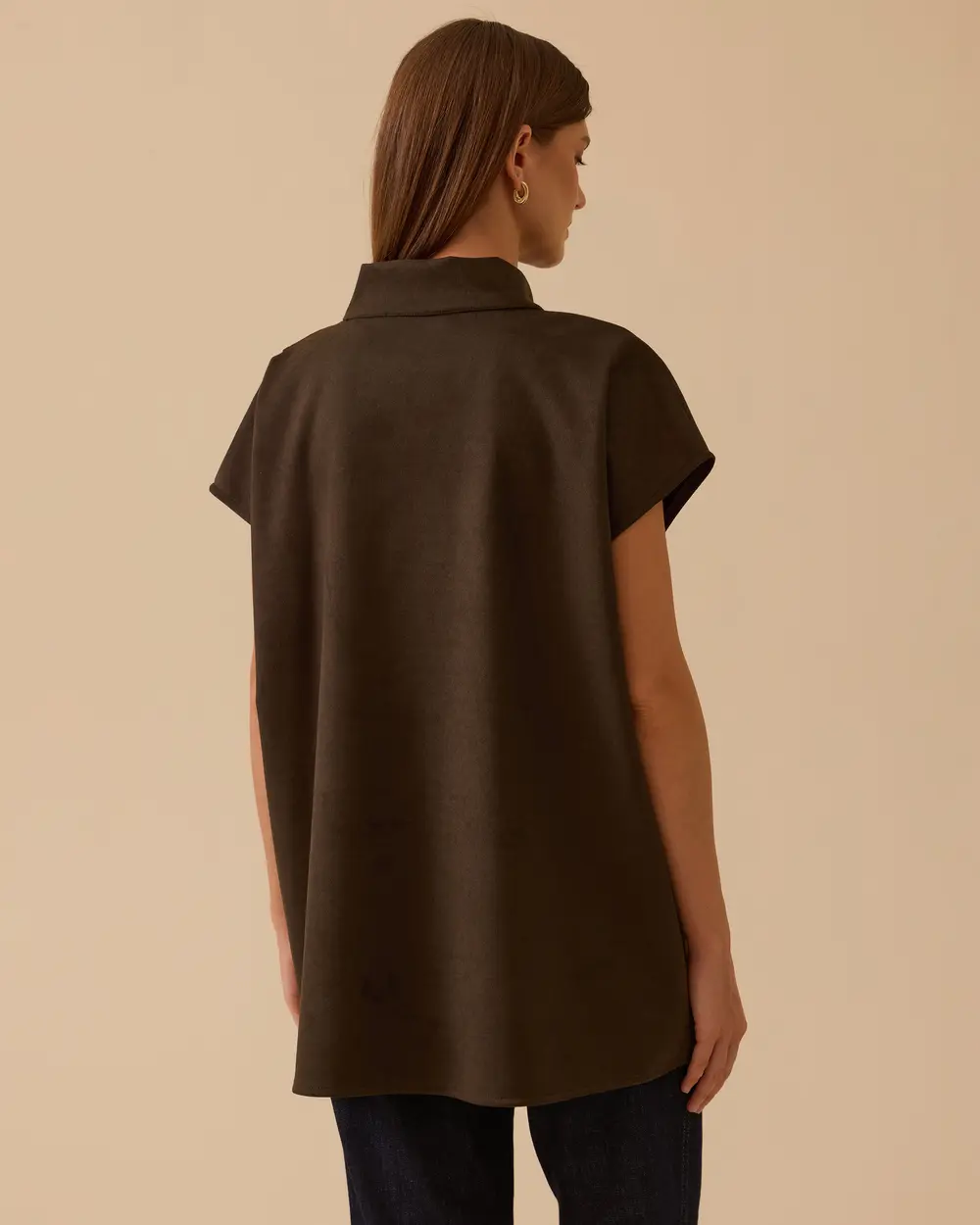 Dik Yaka Asimetrik Süet Süveter