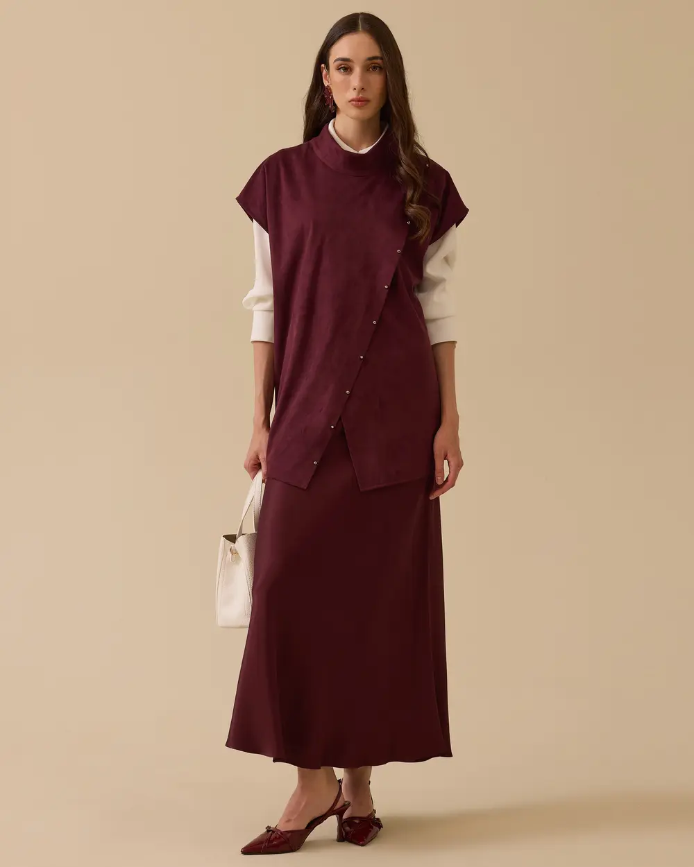 Dik Yaka Asimetrik Süet Süveter