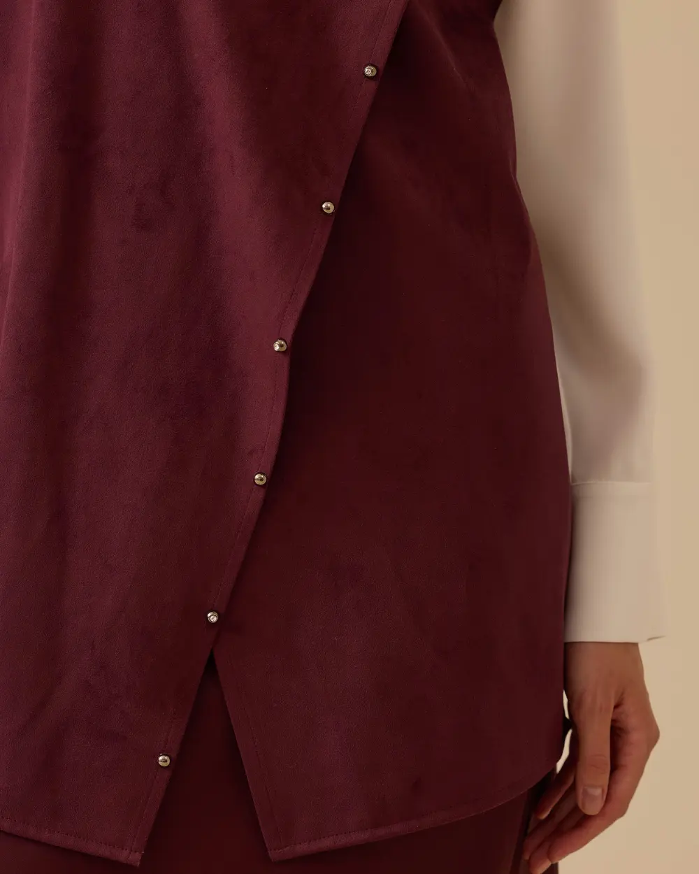 Dik Yaka Asimetrik Süet Süveter