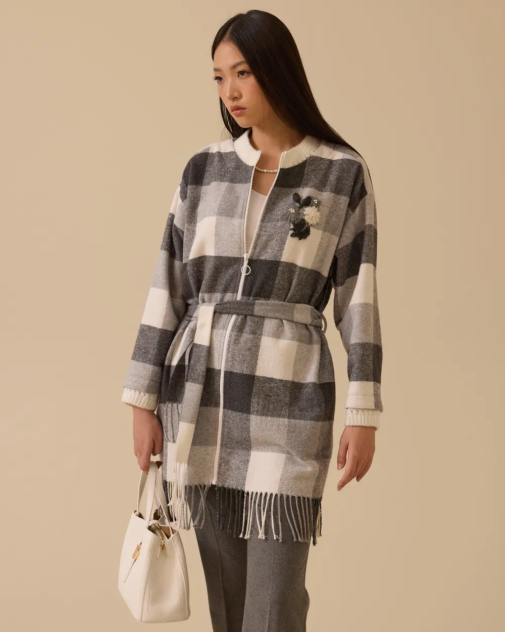 Püsküllü Kuşaklı Ekose Ceket