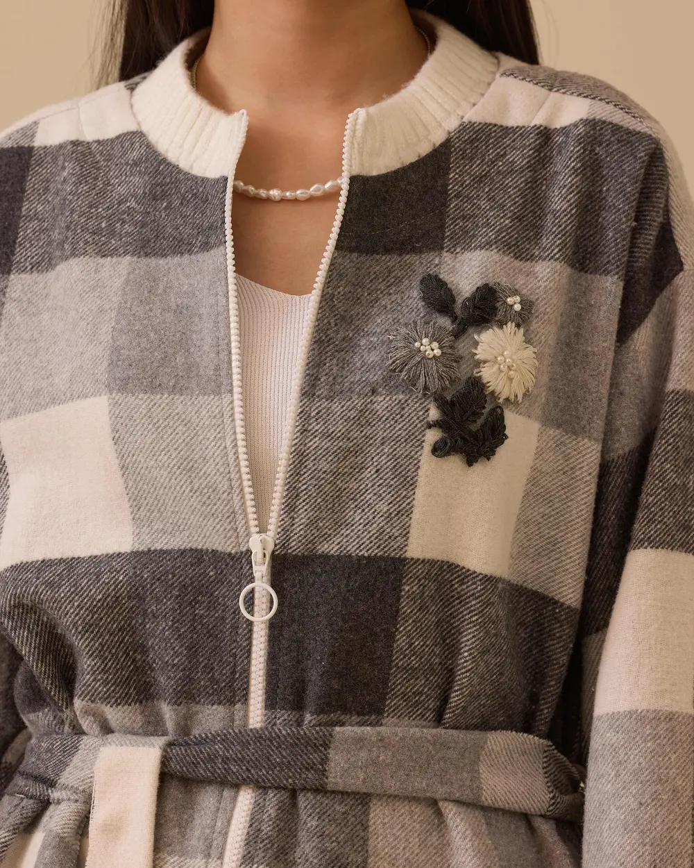 Püsküllü Kuşaklı Ekose Ceket