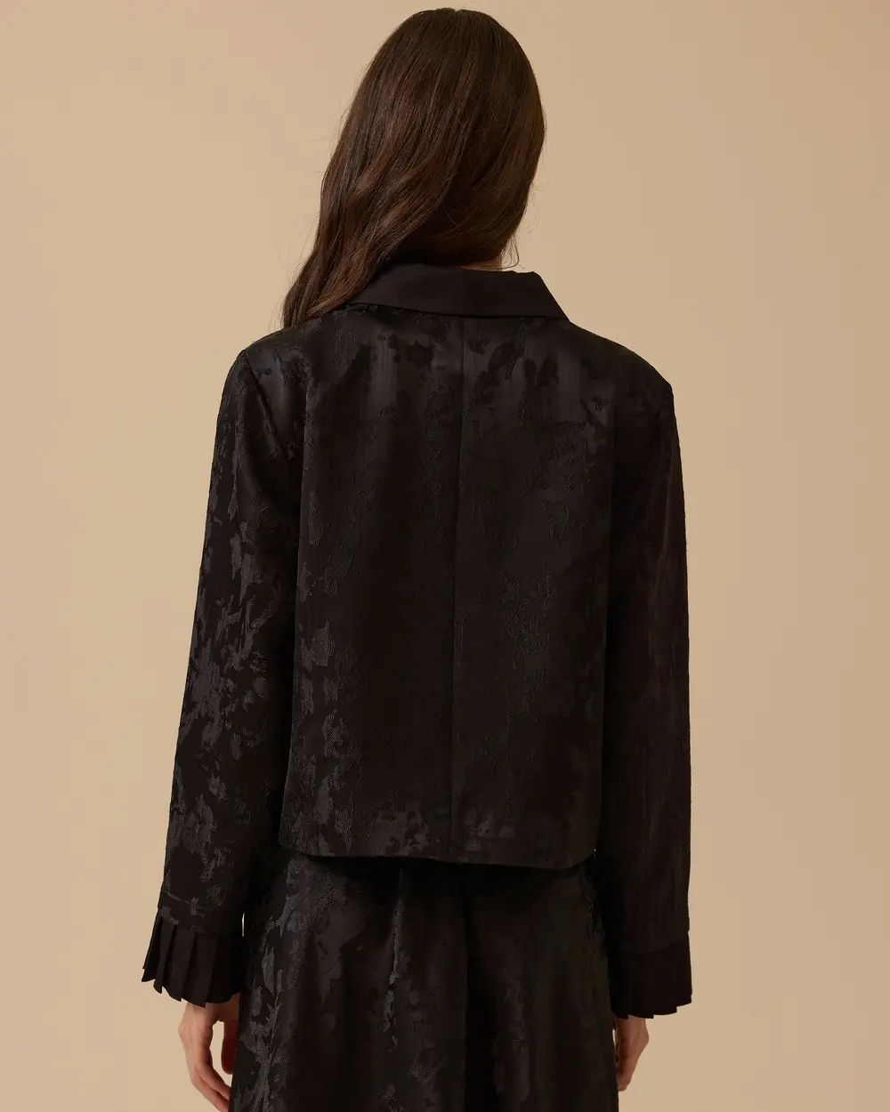 Desenli Kol Detaylı Jakar Ceket