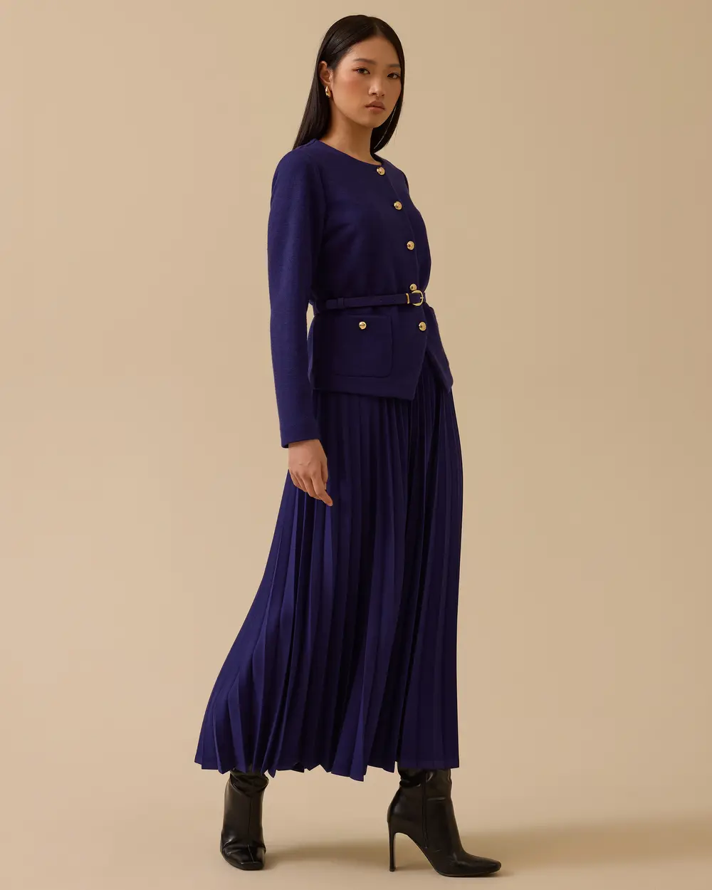 Yuvarlak Yaka Düğmeli Kemerli Ceket