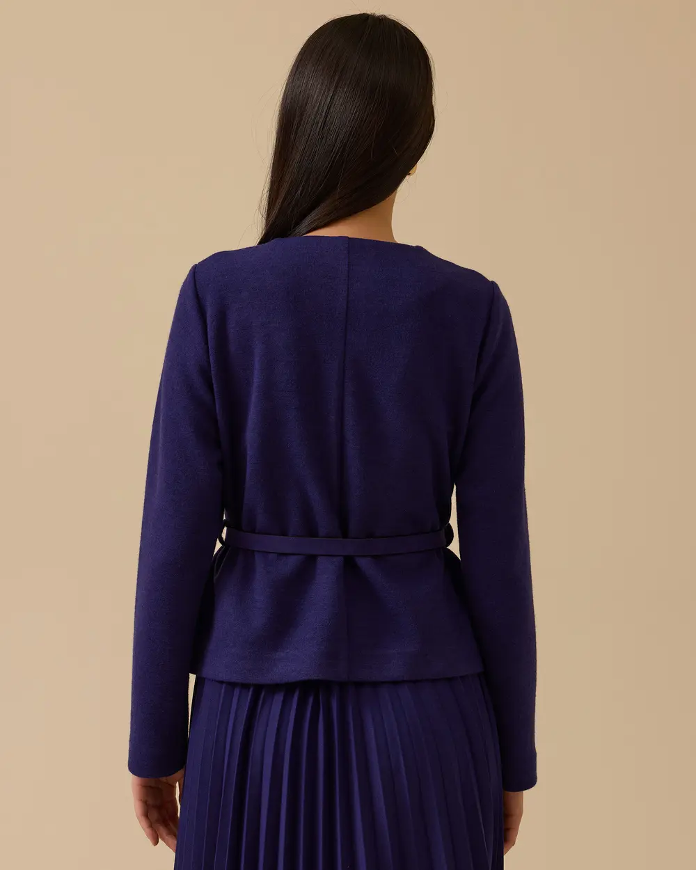 Yuvarlak Yaka Düğmeli Kemerli Ceket