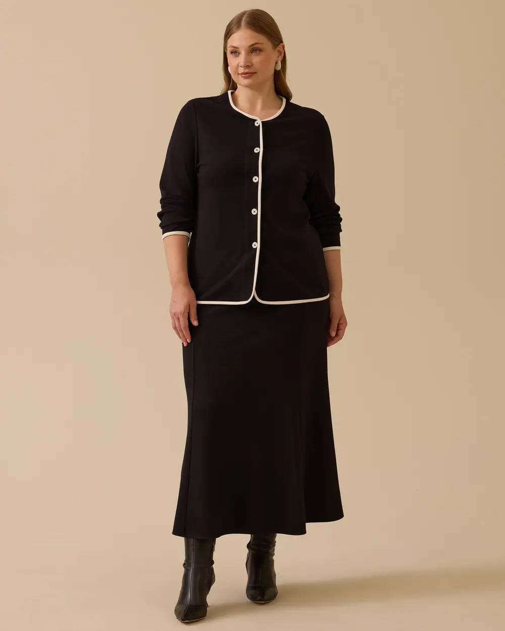 Büyük Beden Biye Detaylı Düğmeli Hırka