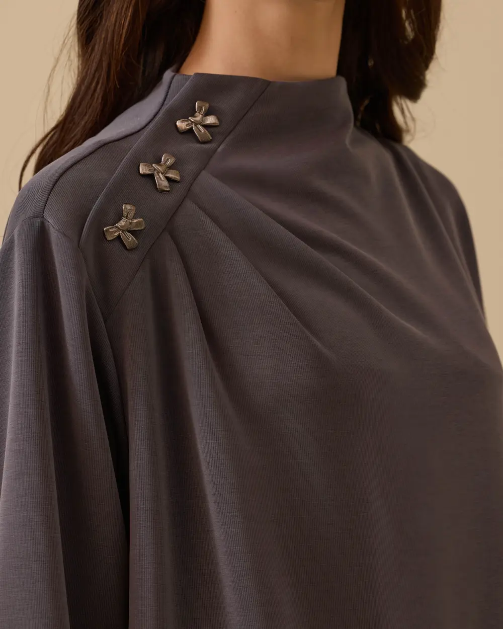 Omuz Aksesuarlı Drapeli Tunik