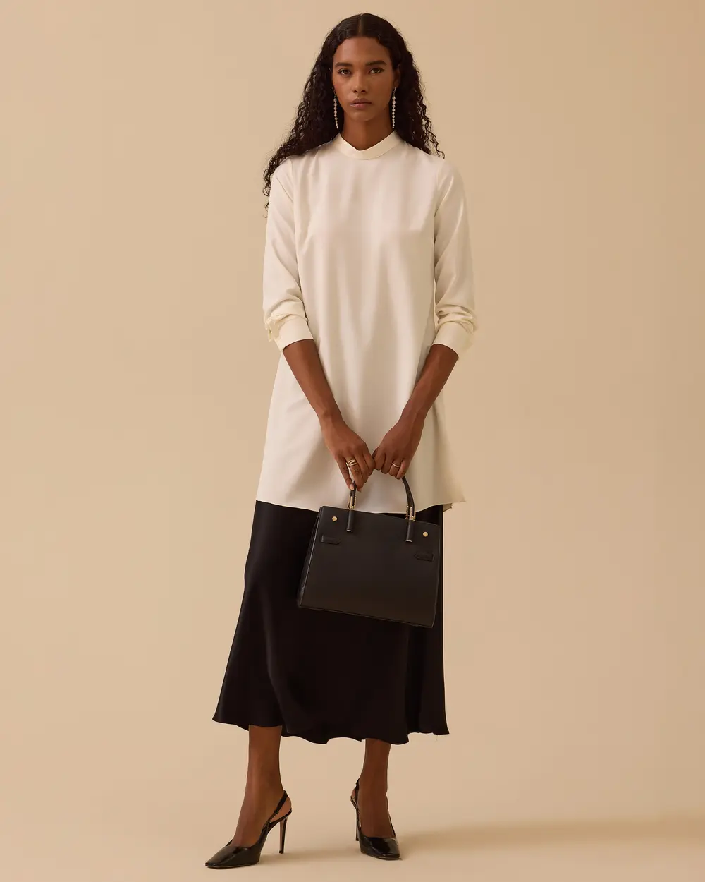 Dik Yaka Yan Yırtmaçlı Tunik