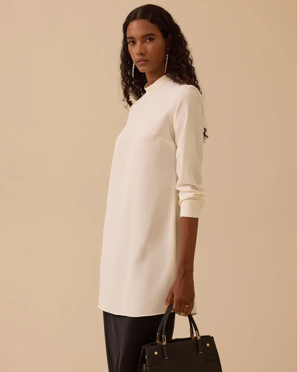 Dik Yaka Yan Yırtmaçlı Tunik