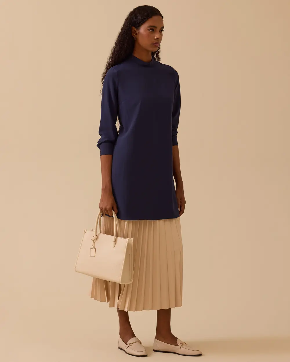 Dik Yaka Yan Yırtmaçlı Tunik