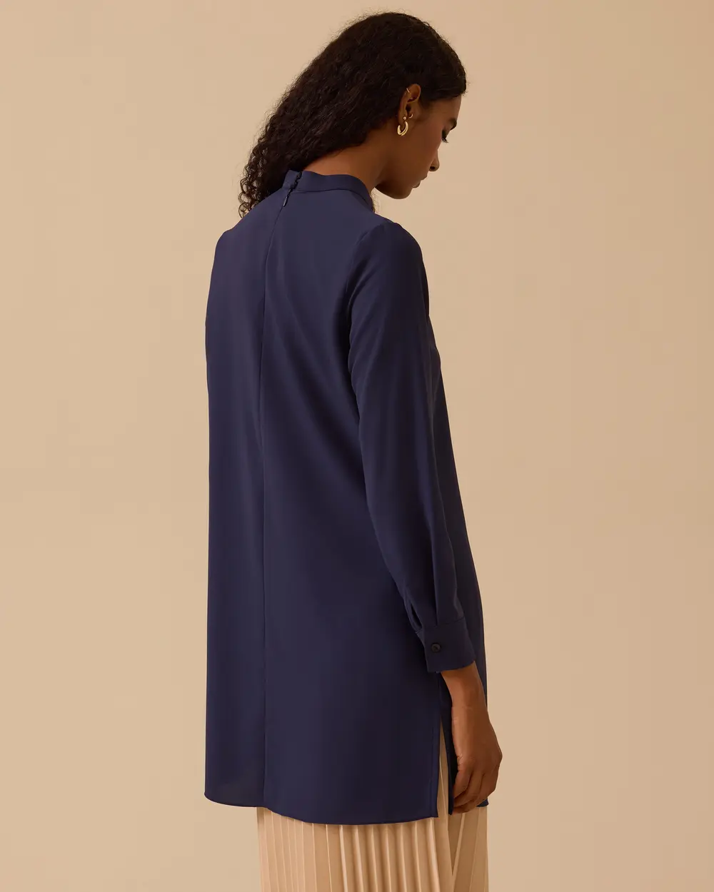 Dik Yaka Yan Yırtmaçlı Tunik