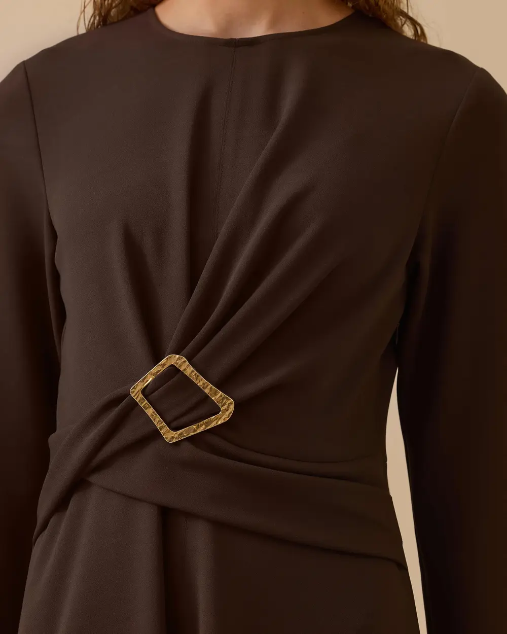 Tokalı Bel Detaylı Midi Elbise