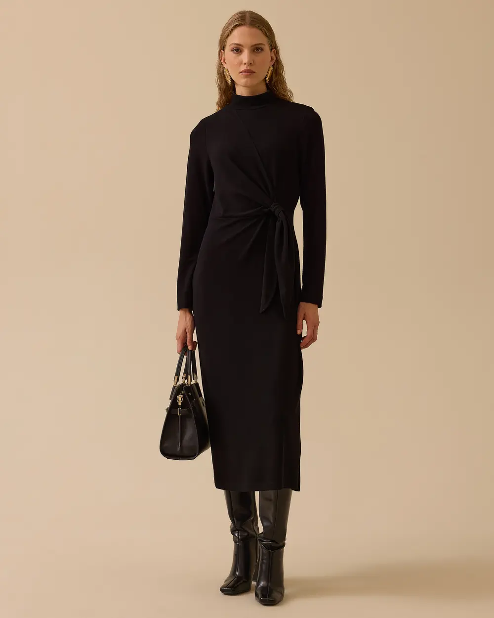 Dik Yaka Bağlama Detaylı Midi Elbise
