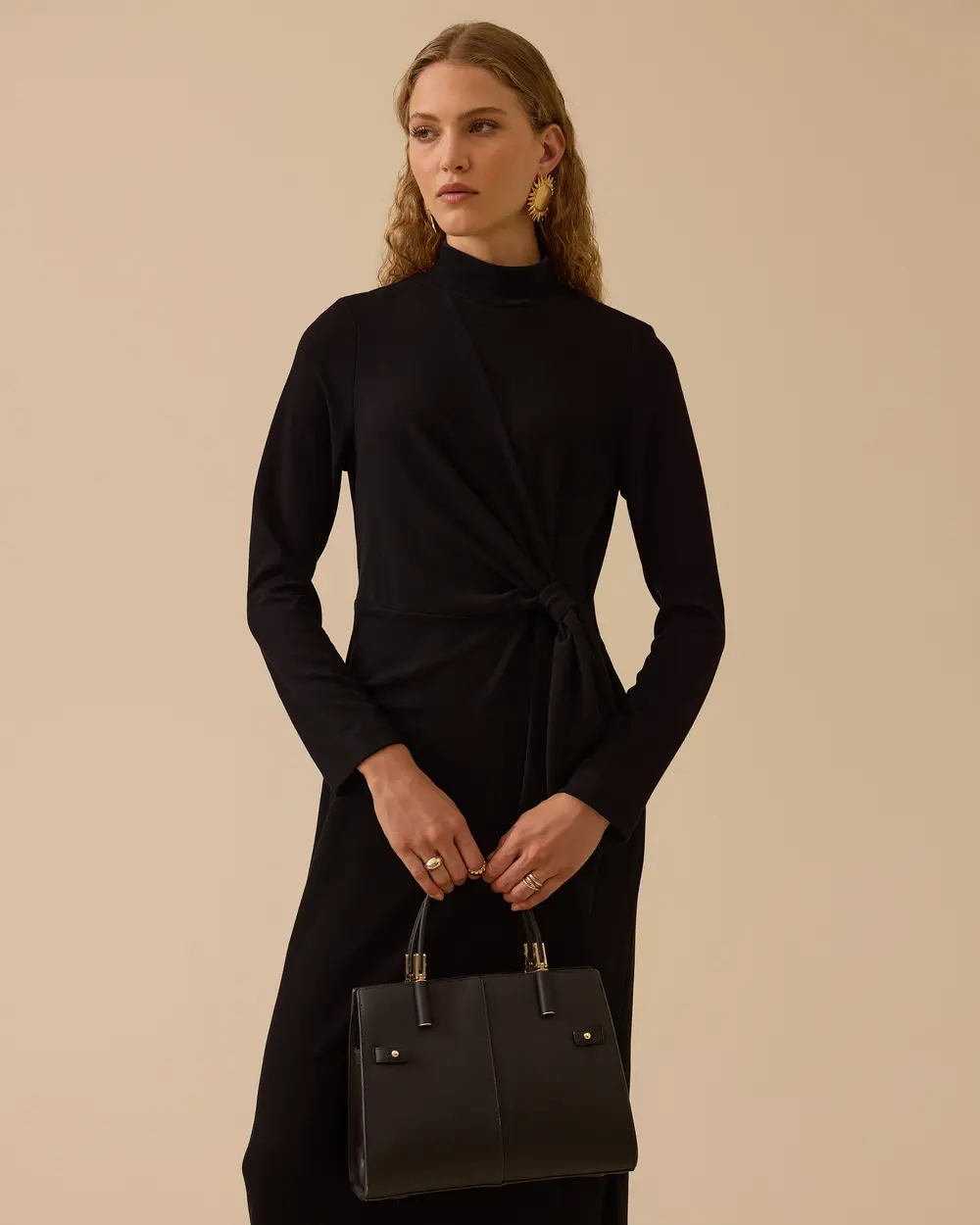 Dik Yaka Bağlama Detaylı Midi Elbise