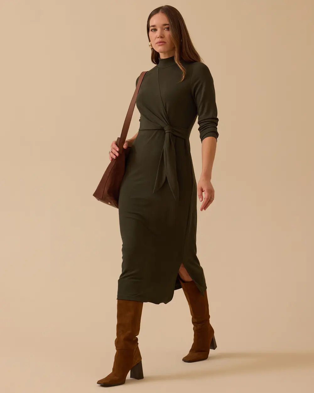 Dik Yaka Bağlama Detaylı Midi Elbise